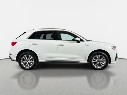 Used 2025 Audi Q3 2.0T Premium AWD/4WD image 2