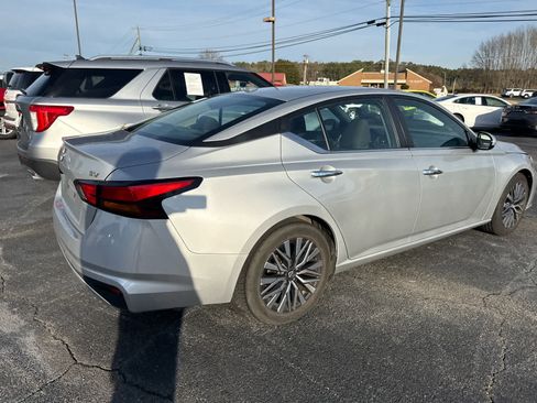 Used 2023 Nissan Altima 2.5 SV image 25