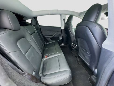 Used 2024 Tesla Model Y Long Range image 19