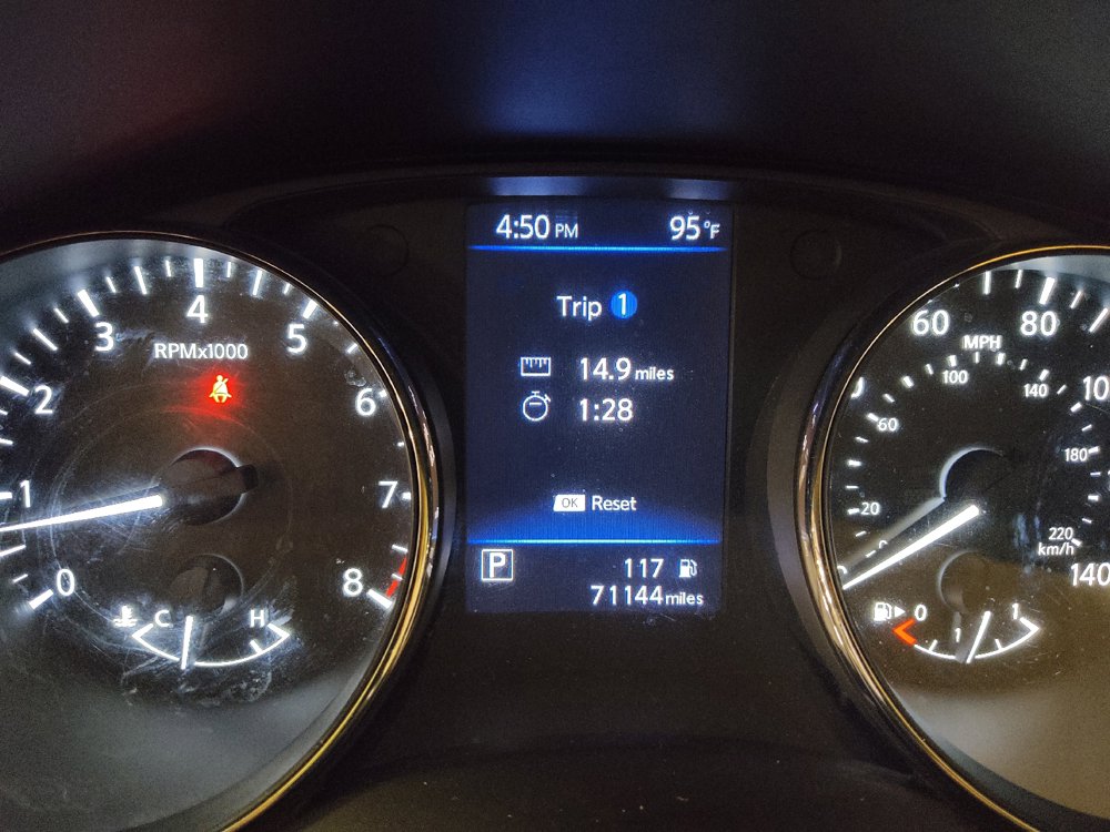 Used 2018 Nissan Rogue SV FWD image 23