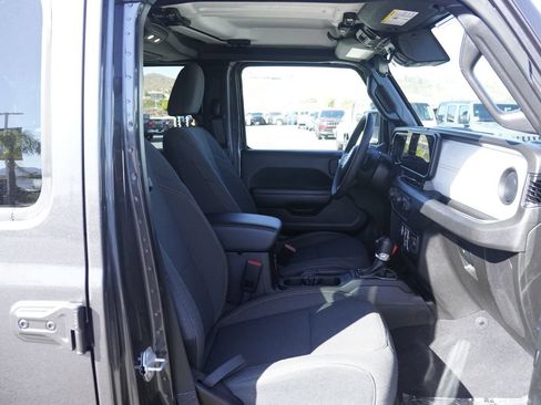 Used 2025 Jeep Wrangler Unlimited Sport AWD/4WD image 27