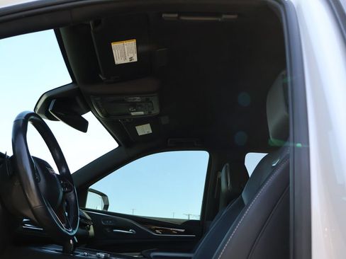 Used 2022 Cadillac Escalade Luxury w/ LPO, Floor Liner Package AWD/4WD image 41