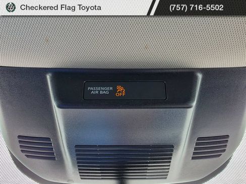 Used 2023 Nissan Rogue S FWD image 9
