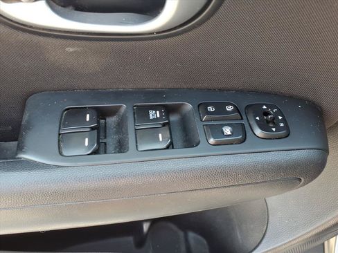 Used 2016 Kia Soul w/ Convenience Package FWD image 25