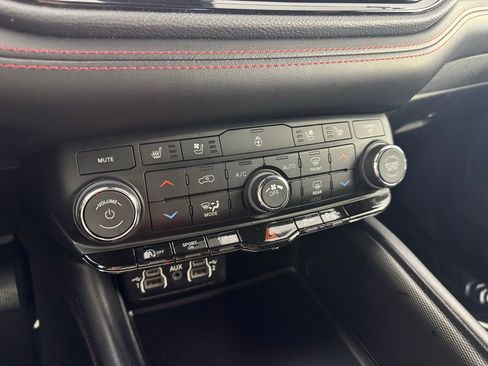 Used 2023 Dodge Durango GT image 18