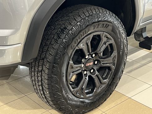 New 2025 GMC Canyon Elevation w/ Convenience Package image 8