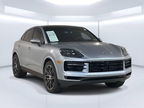 Certified 2025 Porsche Cayenne Coupe AWD/4WD image 9