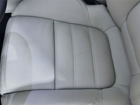 Certified 2026 Porsche Macan GTS AWD/4WD image 32