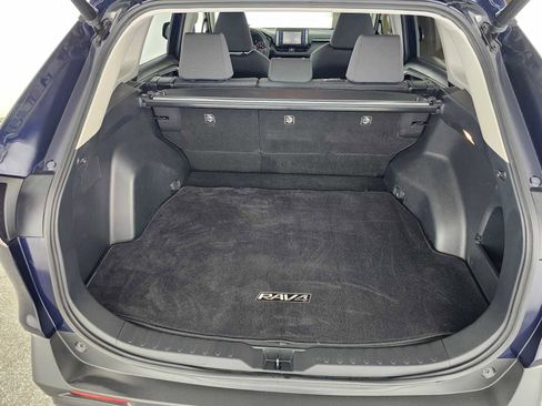 Used 2019 Toyota RAV4 XLE w/ Convenience Package image 14