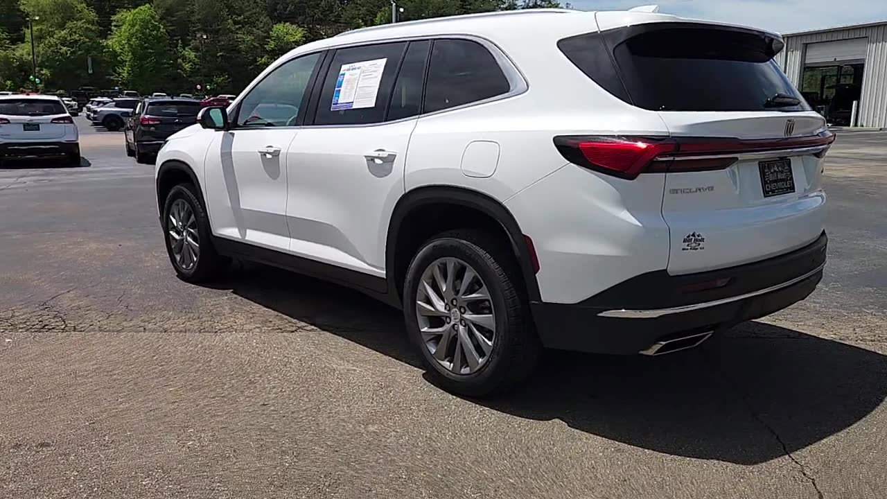 Used 2025 Buick Enclave Preferred FWD image 5