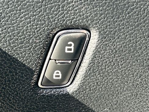 Used 2020 Ford F150 XLT w/ Equipment Group 302A Luxury image 22