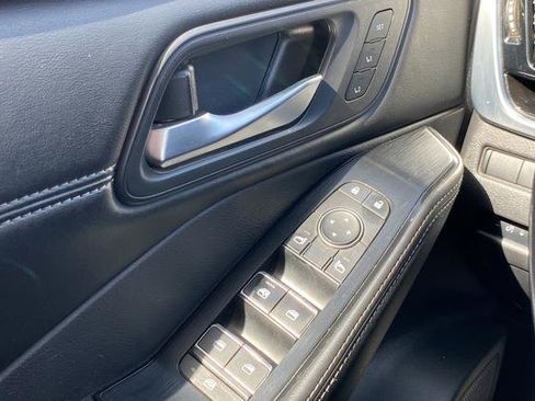 Used 2023 Nissan Rogue SL w/ SL Premium Package image 21