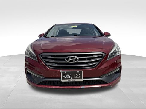 Used 2016 Hyundai Sonata Sport w/ Option Group 1V FWD image 2