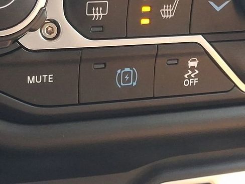 Used 2023 Jeep Wrangler Unlimited Sahara w/ Cold Weather Group image 26