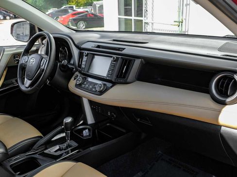 Used 2018 Toyota RAV4 Limited image 13