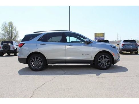 Used 2024 Chevrolet Equinox RS AWD/4WD image 6