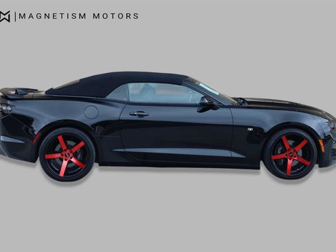 Used 2019 Chevrolet Camaro SS RWD image 4