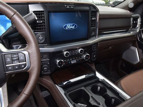 Certified 2025 Ford F250 King Ranch image 8