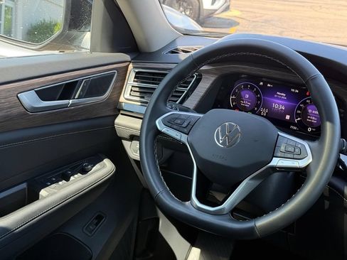 Certified 2025 Volkswagen Atlas SEL AWD/4WD image 15