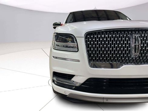 Used 2018 Lincoln Navigator Reserve w/ Technology Package AWD/4WD image 12