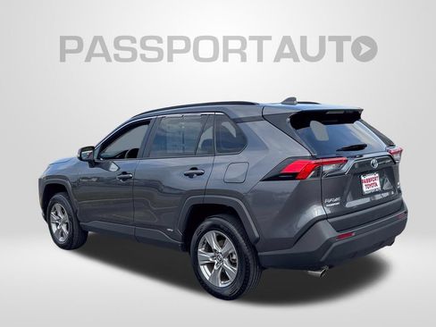 Used 2024 Toyota RAV4 LE AWD/4WD image 4