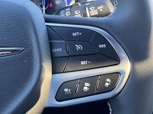 New 2026 Chrysler Pacifica Select image 15