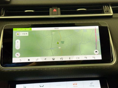 Used 2019 Land Rover Range Rover Velar R-Dynamic SE image 13
