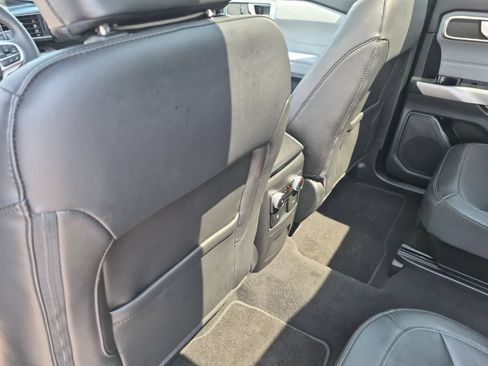 Used 2024 Ford Explorer XLT w/ Equipment Group 202A AWD/4WD image 18