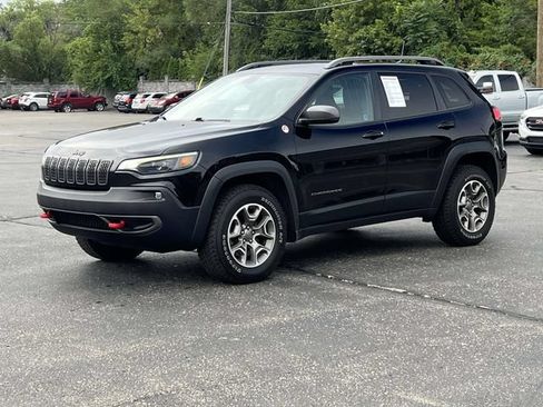 Used 2020 Jeep Cherokee Trailhawk w/ Cold Weather Group AWD/4WD image 1