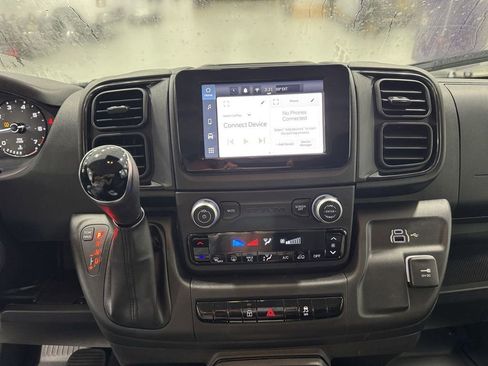 New 2024 RAM ProMaster 3500 w/ Convenience Group FWD image 32