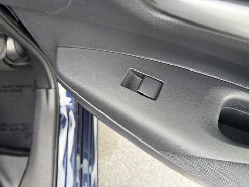 Used 2021 Toyota Corolla LE FWD image 25