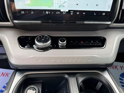 Used 2025 Ford Expedition Max Active AWD/4WD image 19