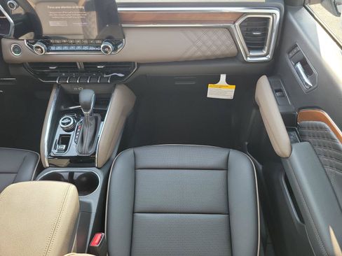 New 2026 GMC Canyon Denali AWD/4WD image 10