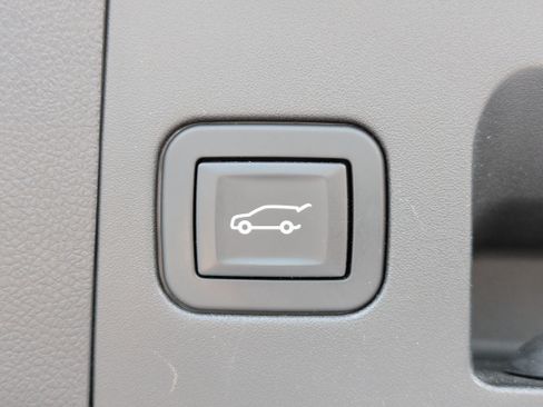Used 2019 Cadillac XT4 Premium Luxury FWD image 11