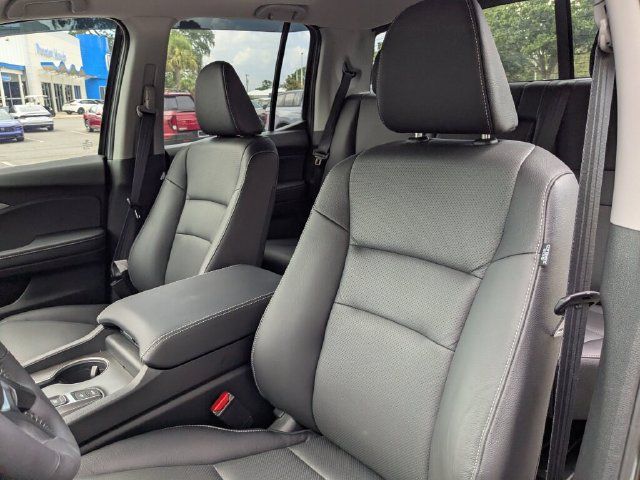 Certified 2025 Honda Ridgeline RTL image 32