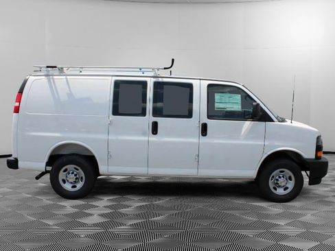 New 2025 Chevrolet Express 2500 w/ Driver Convenience Package image 8