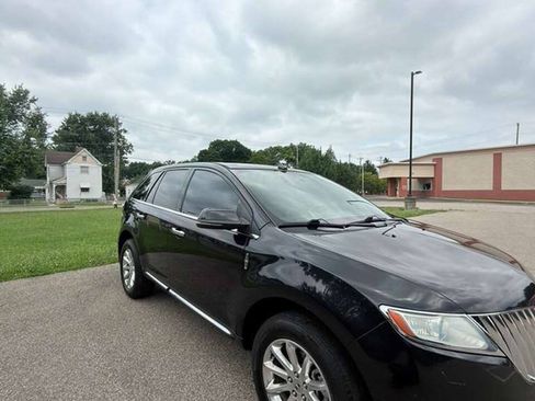 Used 2014 Lincoln MKX AWD w/ Equipment Group 102A image 3