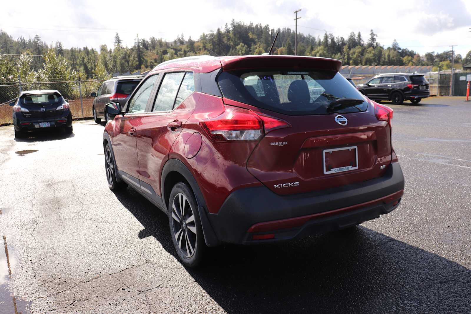 Used 2018 Nissan Kicks SR w/ Premium Package FWD image 7