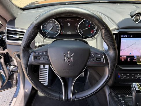 Used 2021 Maserati Ghibli Trofeo RWD image 17