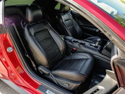Used 2019 Ford Mustang GT Premium w/ GT Performance Package RWD image 35