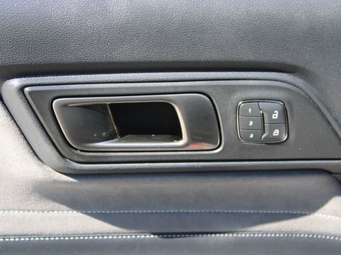 Used 2019 Ford Mustang Shelby GT350 w/ Technology Package image 31