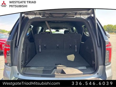Used 2025 Chevrolet Suburban Z71 AWD/4WD image 21
