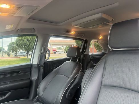 Used 2024 Honda Odyssey Elite image 32