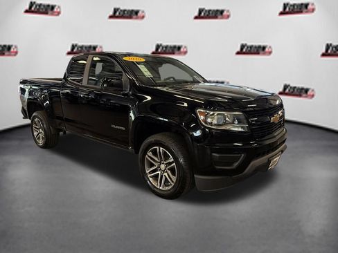 Used 2020 Chevrolet Colorado W/T w/ Custom Special Edition RWD image 3