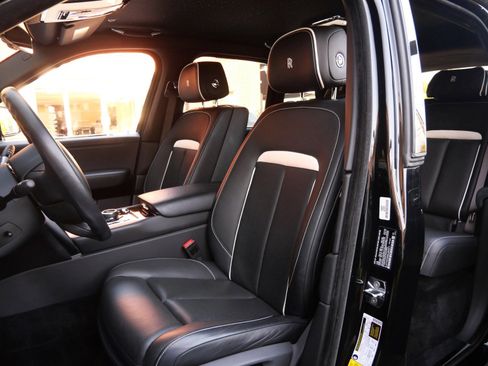 Used 2021 Rolls-Royce Cullinan image 10