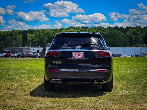 Used 2024 Buick Enclave Essence w/ LPO, Cargo Package AWD/4WD image 4