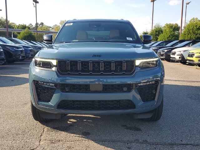 New 2027 Jeep Grand Cherokee Summit AWD/4WD image 2