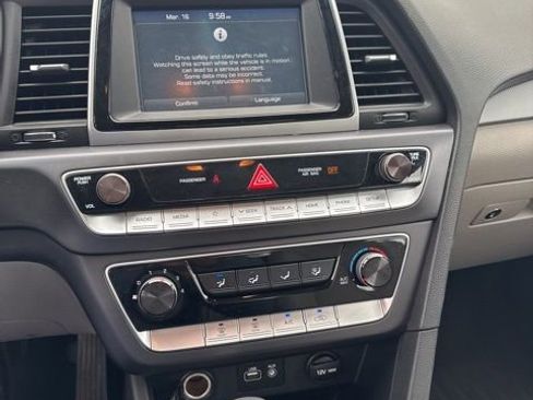 Used 2019 Hyundai Sonata SE image 11