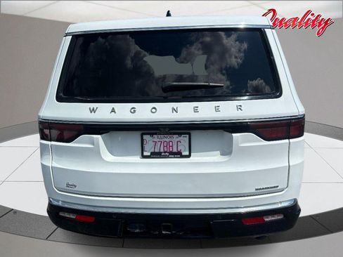 Used 2024 Jeep Wagoneer L Series III w/ Flexible Seating Group AWD/4WD image 4
