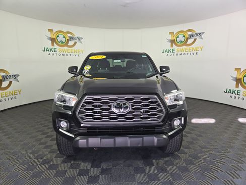Used 2021 Toyota Tacoma TRD Off-Road AWD/4WD image 3